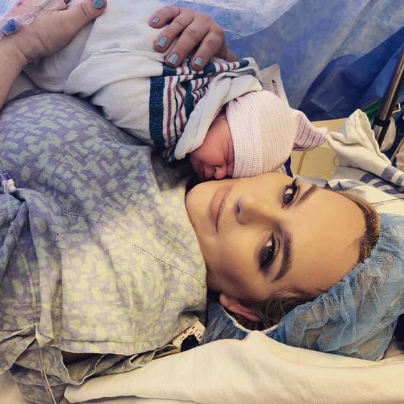 Meet your Posher, Amanda - Picture 1 of 1